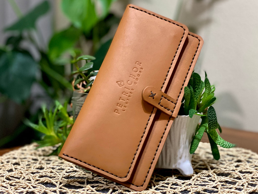 The Stagecoach | 8-Card Zippered Long Wallet